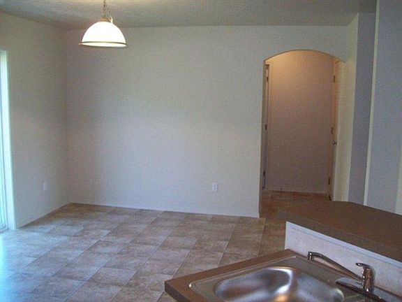 5th image of 740 SW Lago