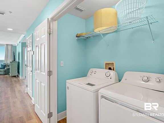 4th image of 365 E Beach Blvd Unit 1707