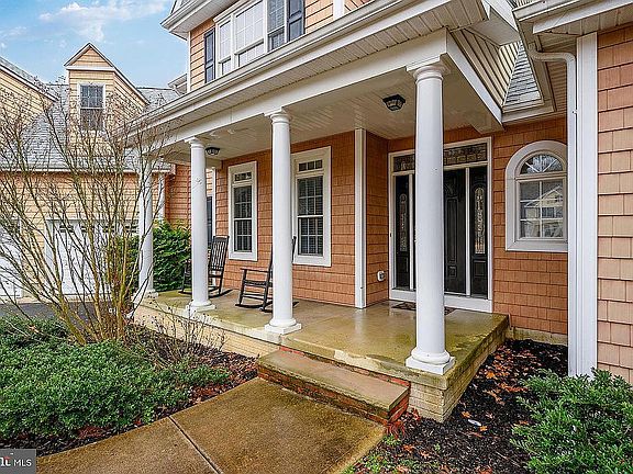 3rd image of 17905 Red Oak Dr