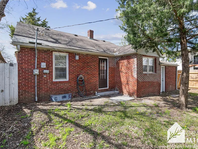 636 N Bluff Ave — Photo 11