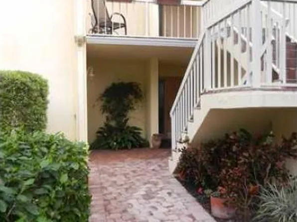 3405 Bridgewood Dr, Boca Raton, FL 33434