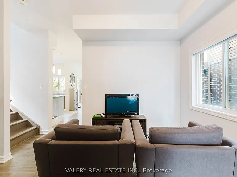 133 Caroline St — Photo 16