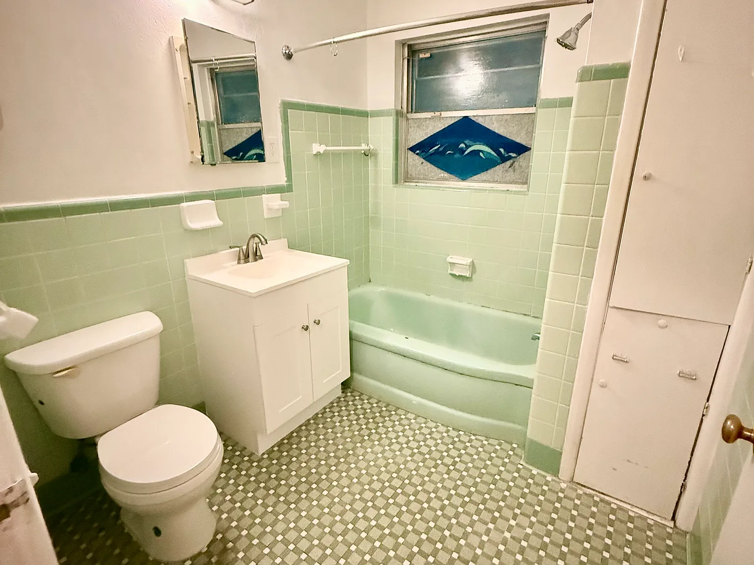 3 bed, 1.5 bath, 1320 sqft, $1,450 — Photo 3