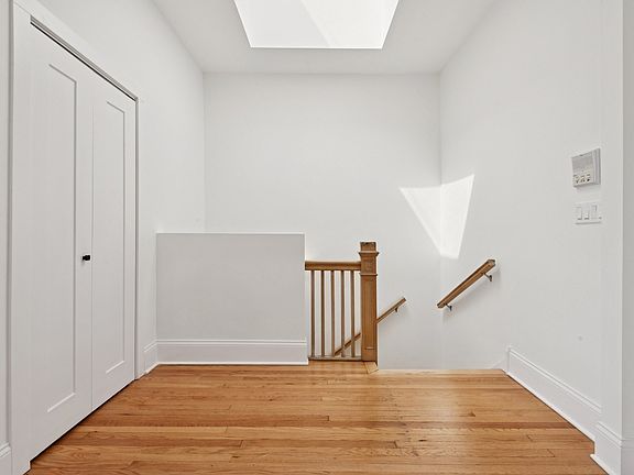 2nd image of 4345 N Lincoln Ave #3