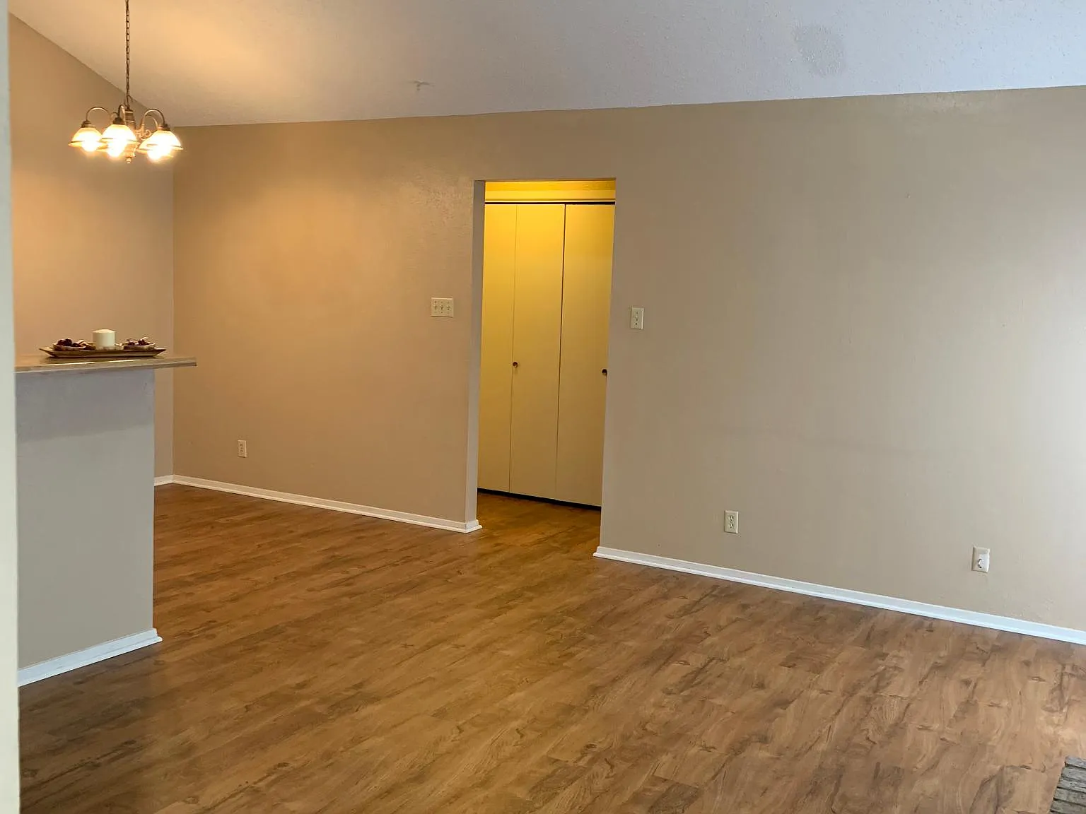 2 bed, 928 sqft, $1,200 — Photo 3