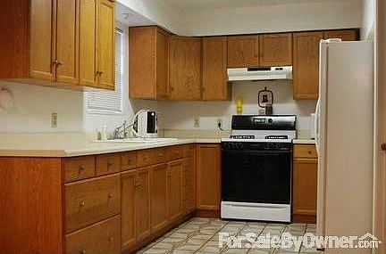2nd image of 15811 Jove St