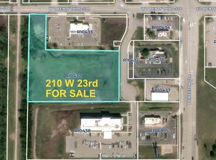 210 W 23rd St, Ottawa, KS 66067