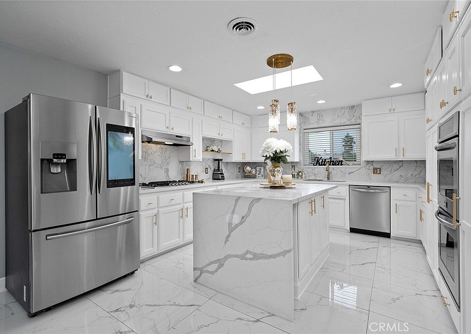 1st image of 26265 Carnegie Ave