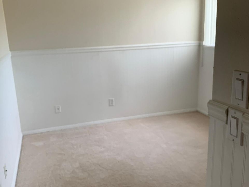chair rail in bedrooms