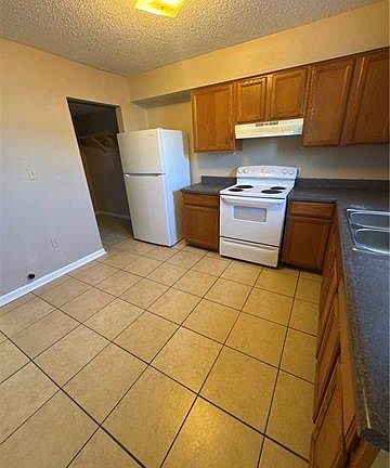 3rd image of 6221 Music St