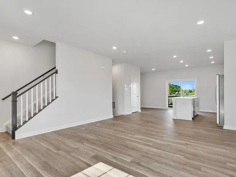 16502 Green Glade Dr — Photo 7