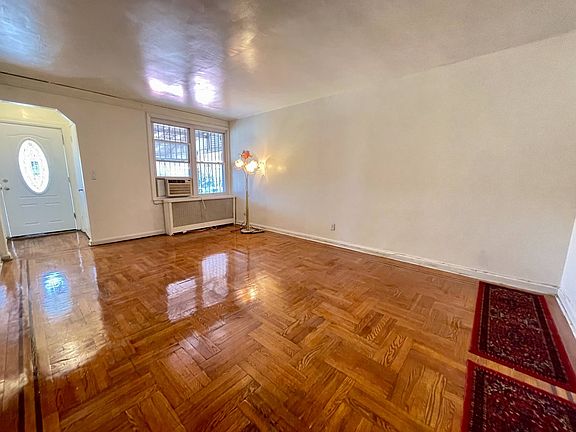 2nd image of 921 Duncan St Floor 2
