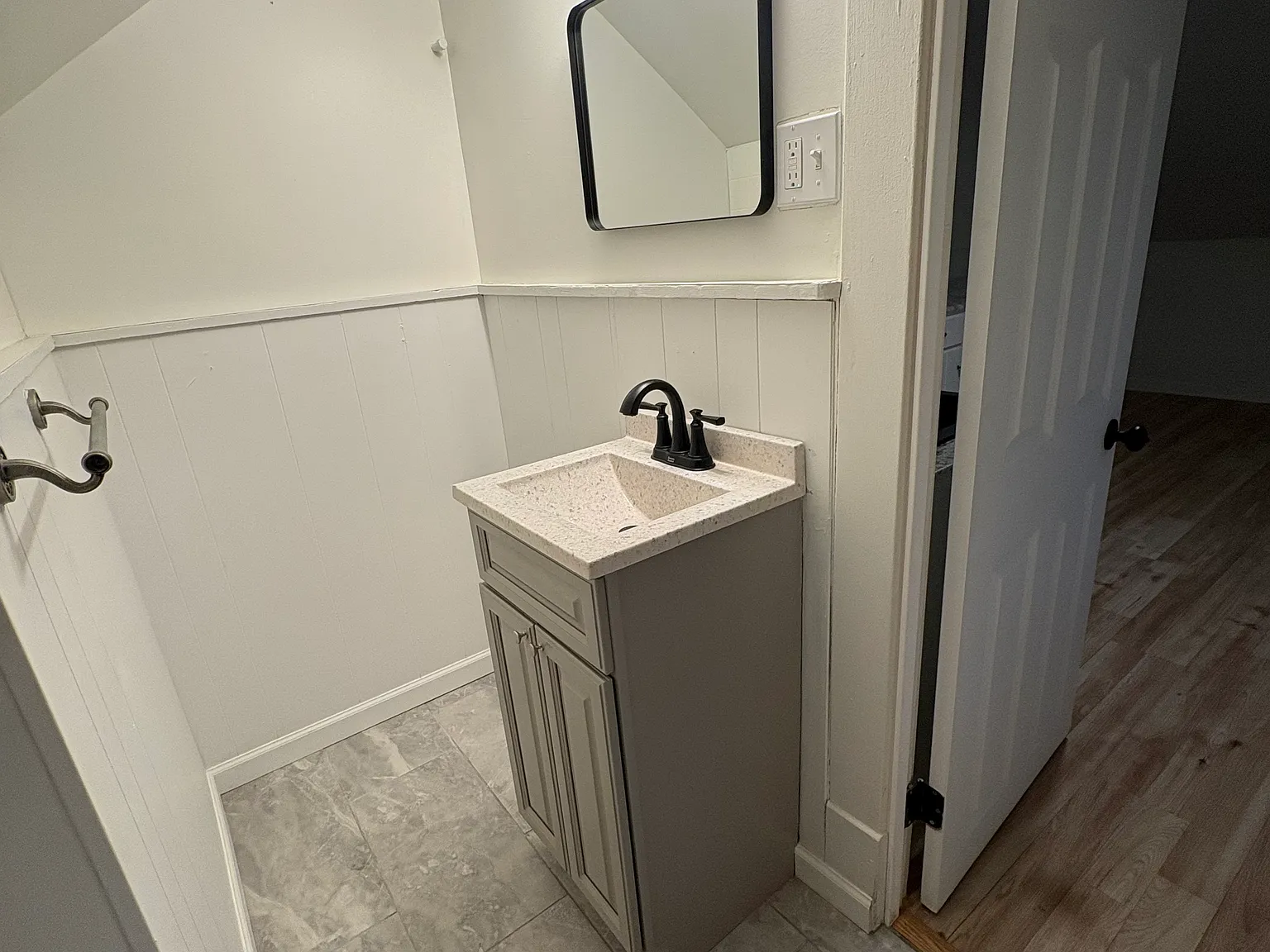 2 bed, $1,300 — Photo 2