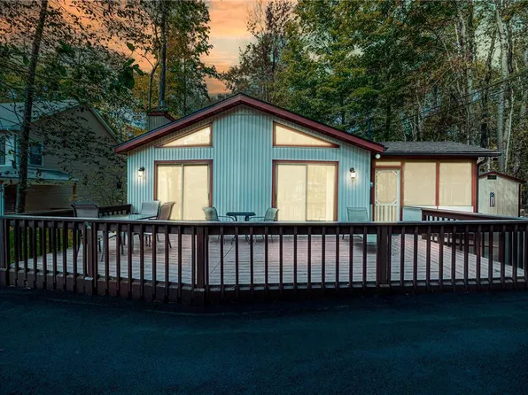 115 Maxatawny Dr, Pocono Lake, PA 18347