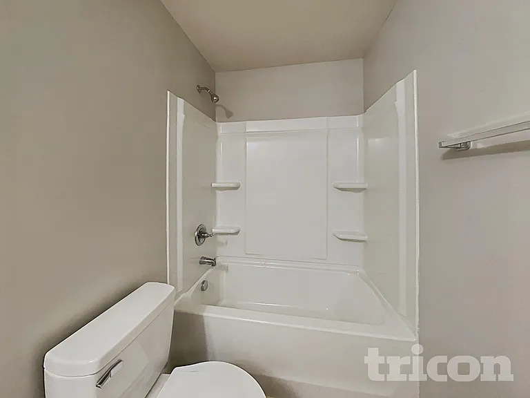 135 Coddington Ln — Photo 17