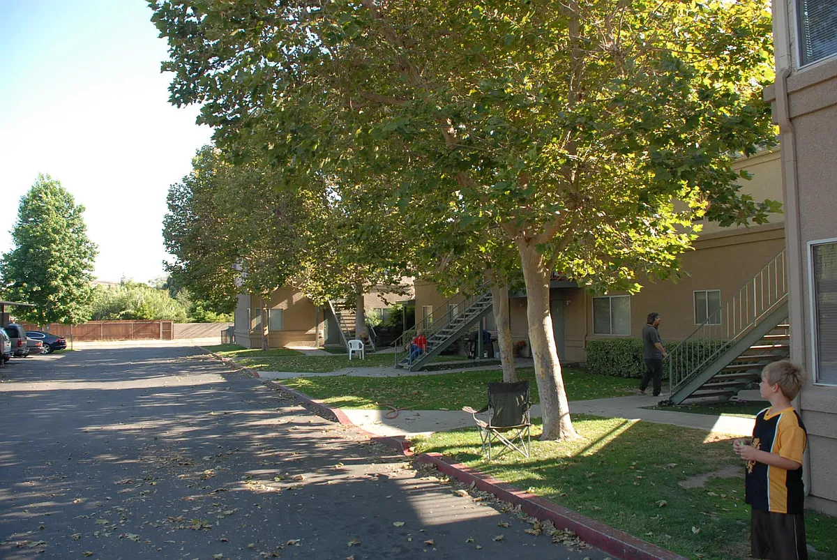 Building Photo - 4261 Cedar Dr #10