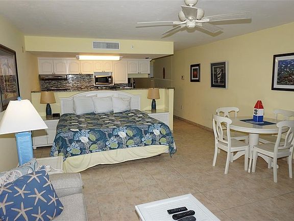4th image of 510 Estero Blvd #602