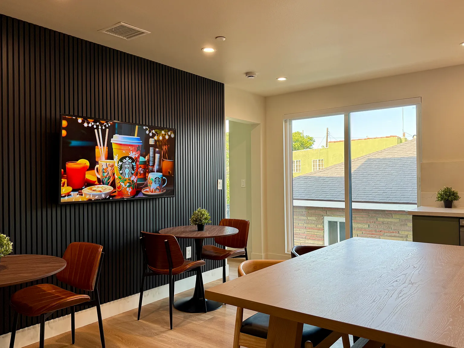 5 bed, 250 sqft, $1,099 — Photo 3