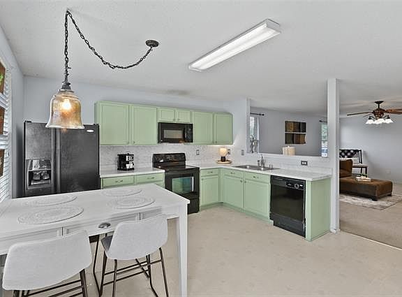 4th image of 2632 S Wavecrest Ct