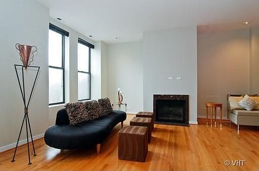 5th image of 875 N Lasalle St APT 2S