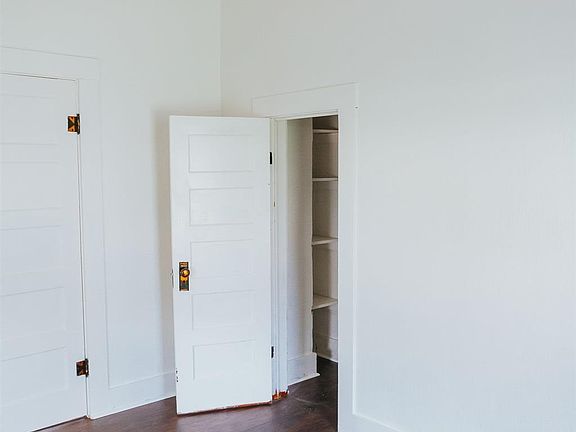 5th image of 525 N 15th St