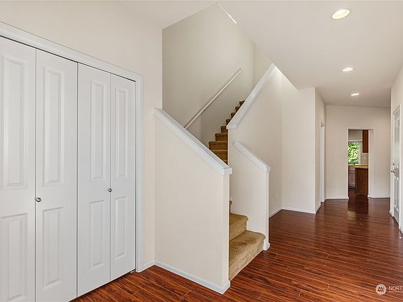 spacious welcoming entry way with large closet >