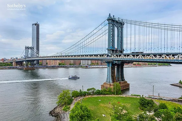 Rented by Sotheby's International Realty | media 38