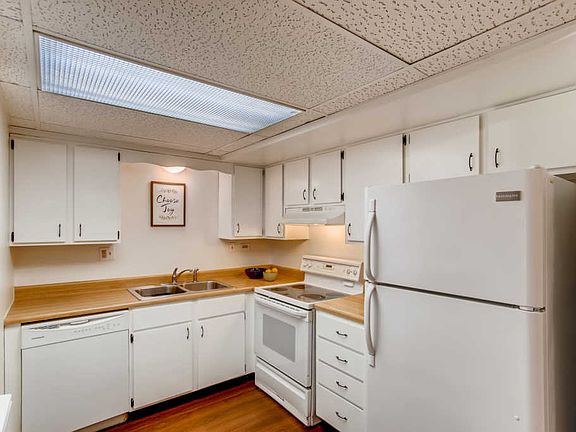5th image of 135 E Grand Ave APT Gf