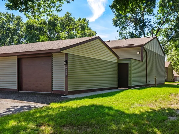 2080 103rd Ave NW, Coon Rapids, MN 55433