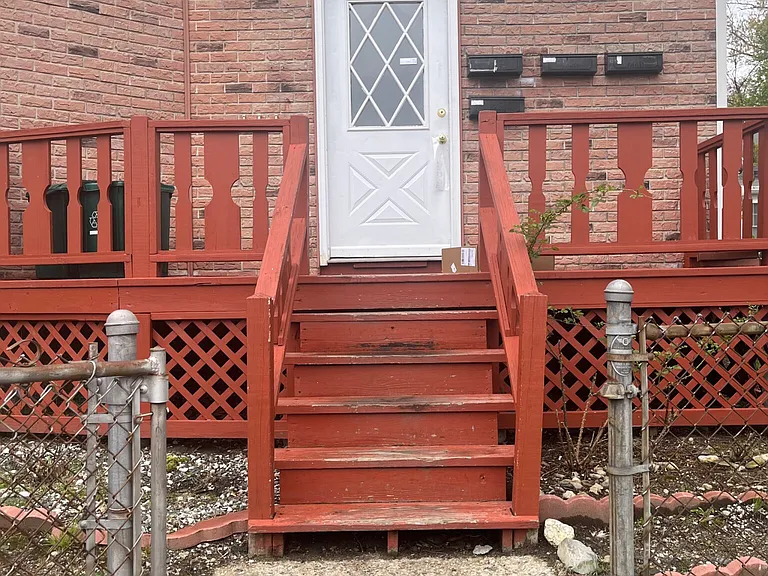 Webster Pl — Photo 2