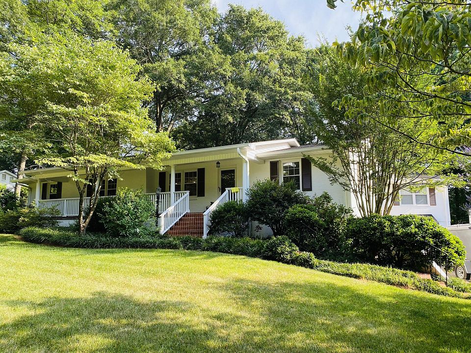 1st image of 204 Park Cir