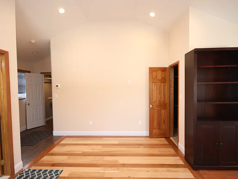 21 Silber Ave — Photo 16