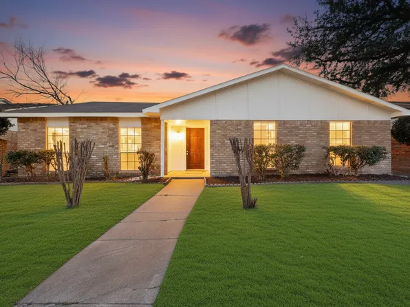 1926 Rambling Ridge Ln, Carrollton, TX 75007