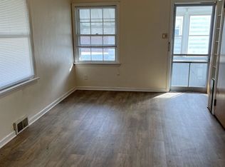 619 Lincolnway E #4, Mishawaka, IN 46544