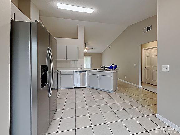 5th image of 15 Pine Hill Ln