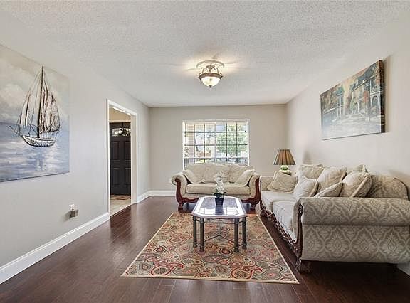 4th image of 2149 Laurel Ave