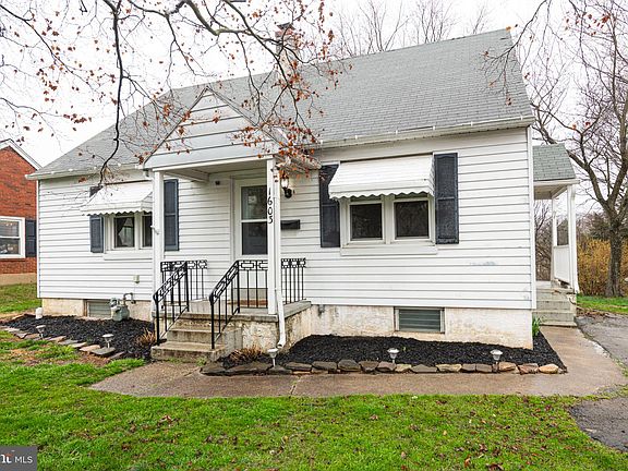 3rd image of 1603 Olive St