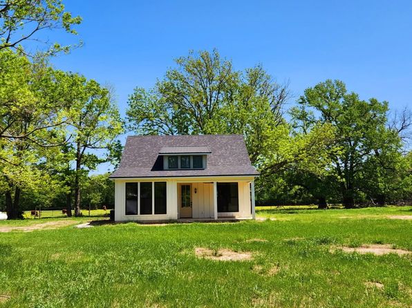 745 County Road 1858, Yantis, TX 75497