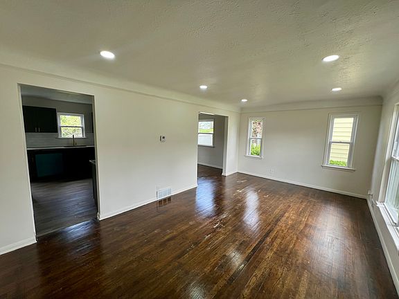 2nd image of 7272 Ridge Rd