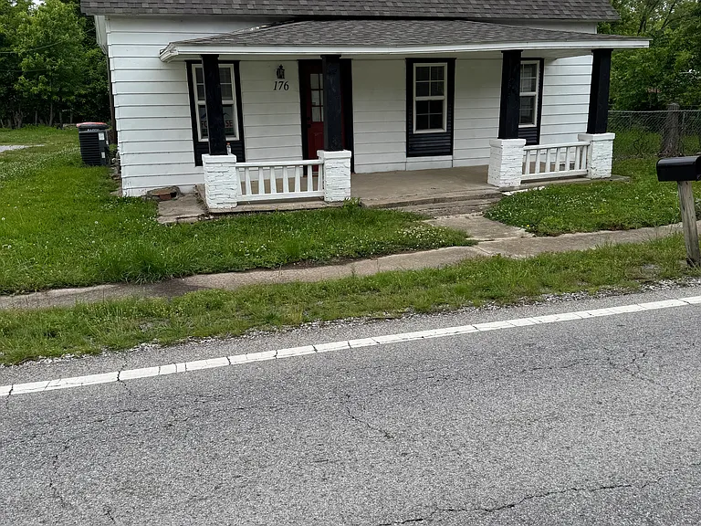 176 N Center St — Photo 9