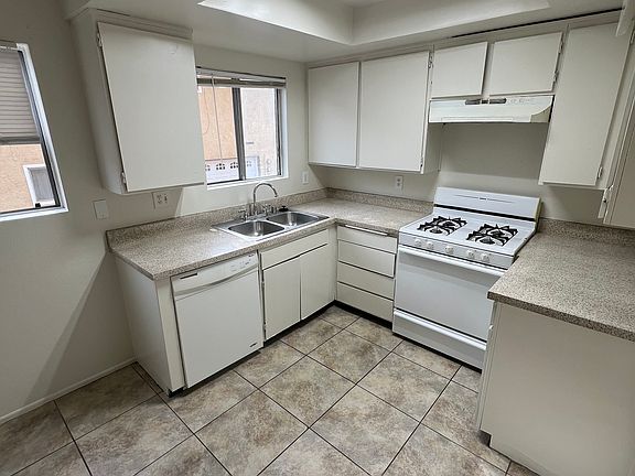 4th image of 2426 S Nancy St #2