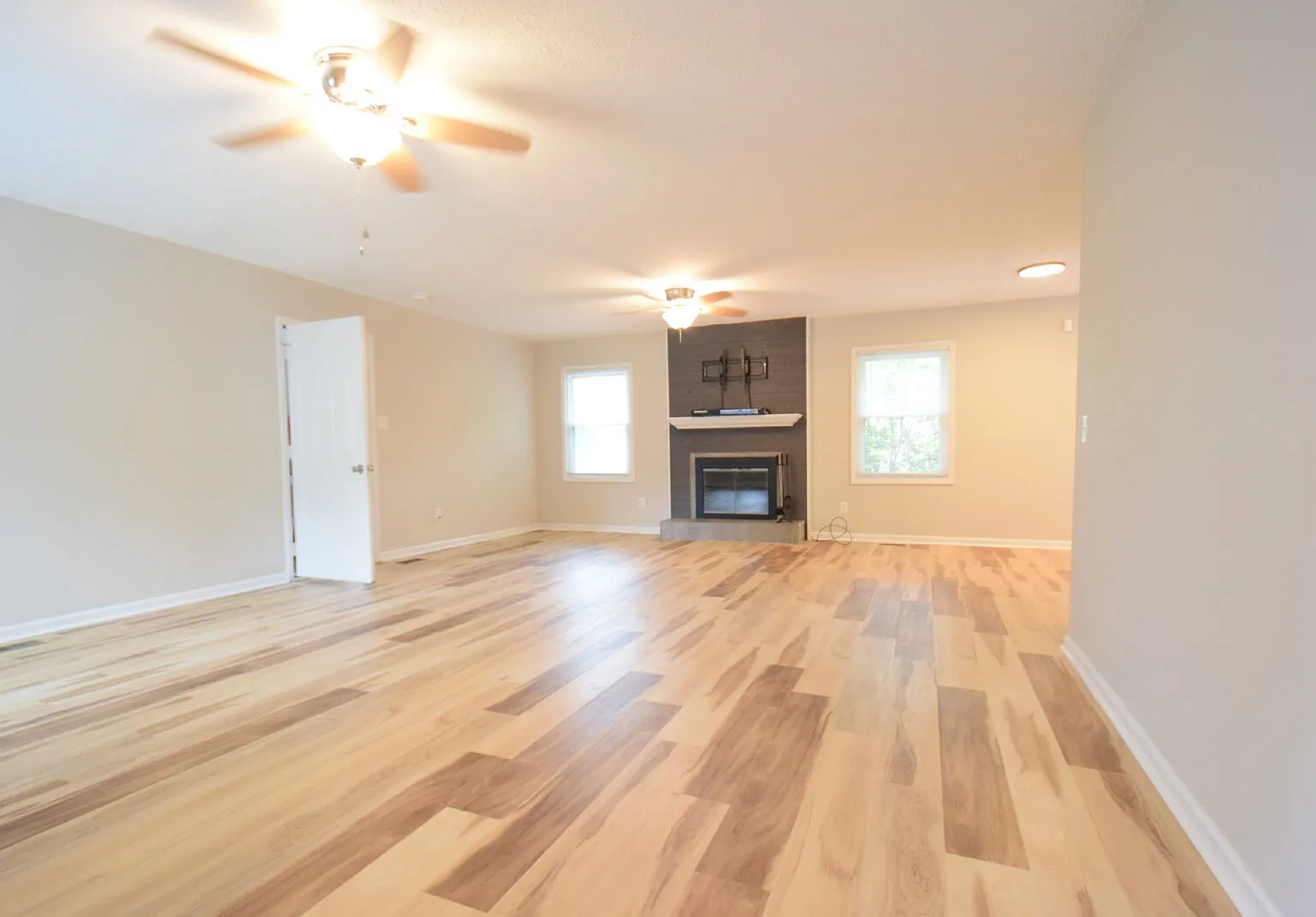 3 bed, 2.0 bath, 1381 sqft, $1,600 — Photo 4