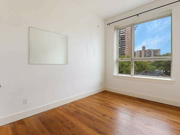 5th image of 73 Montrose Ave #4D