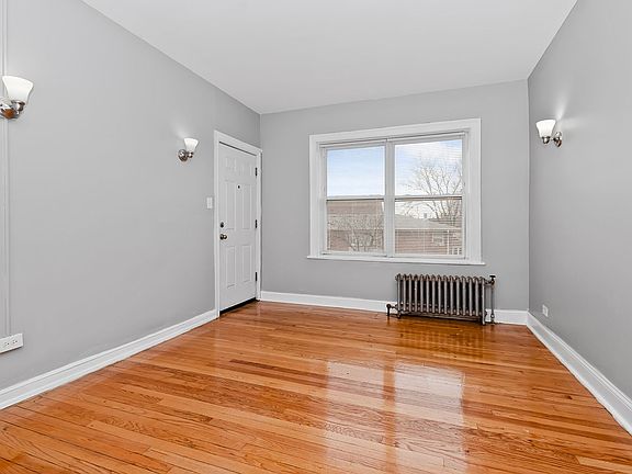 3rd image of 102-108 Memorial Dr #102-13