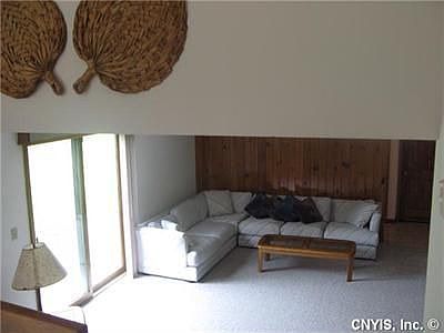 4th image of 106 Sanderson Dr
