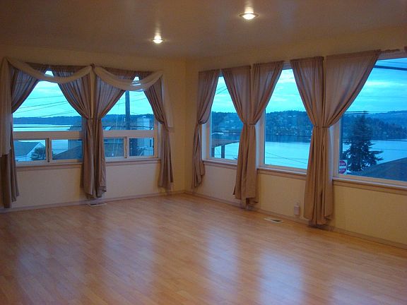 3rd image of 9723 62nd Ave S Floor 2