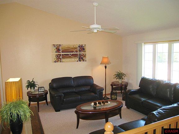 4th image of 644 Grayhawk Dr