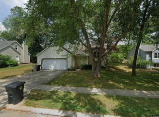1903 Cross Creek Dr, South Bend, IN 46628