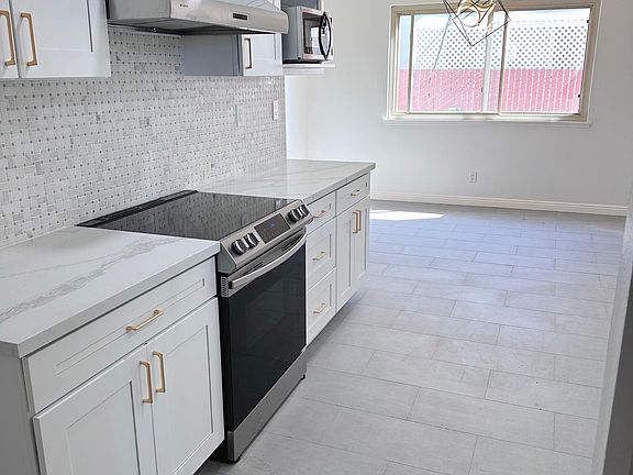2nd image of 3961 Ardmore Dr