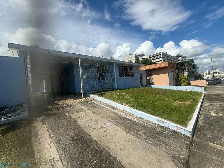 2 Calle 8 #G — Photo 36